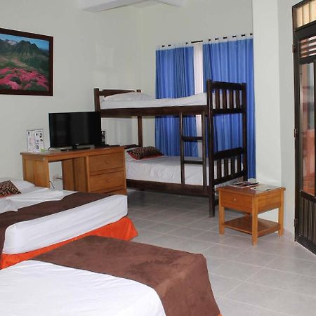 Hotel Punta De Aguila Некоклі Екстер'єр фото