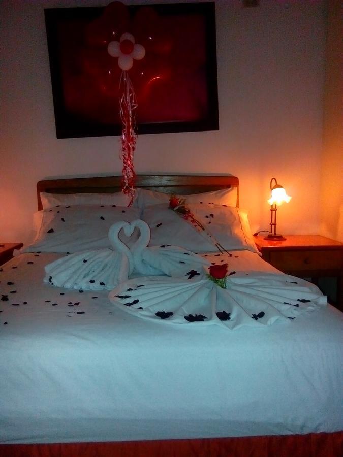 Hotel Punta De Aguila Некоклі Екстер'єр фото