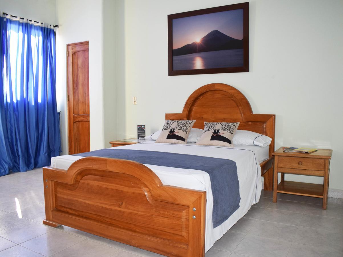 Hotel Punta De Aguila Некоклі Екстер'єр фото